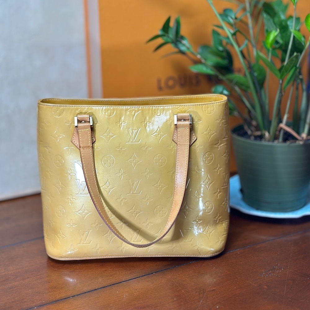 Pending sale AUTHENTIC Louis Vuitton Houston Handbag. Color: Yellow